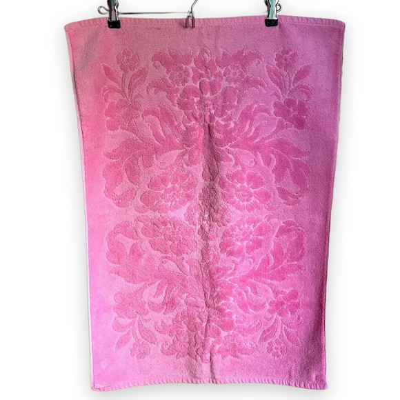 Vintage Other - VINTAGE MCM 70s PINK SCULPTED FLORAL  HAND TOWEL MARTEX TERRI DOWN 28 X 20 USA